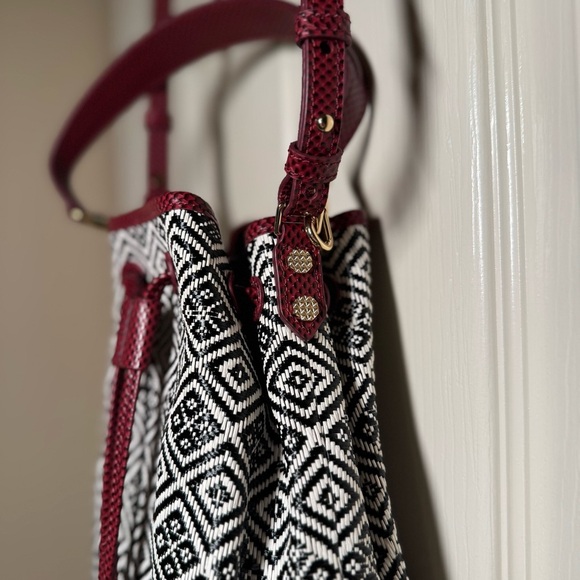 Elizabeth and James Geometric Bucket Bag – Black/White with Burgundy Strap - Picture 4 of 16